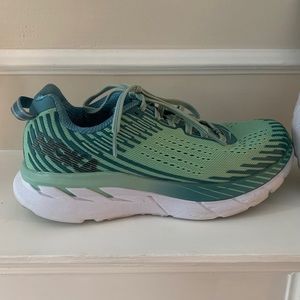 Hoka One One Clifton 5